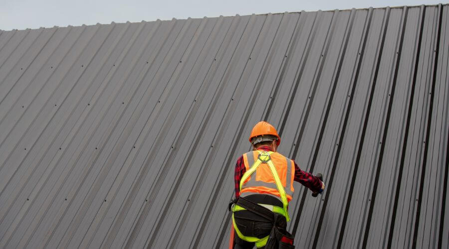 Professional metal roof installation services in Apollo Beach, FL
